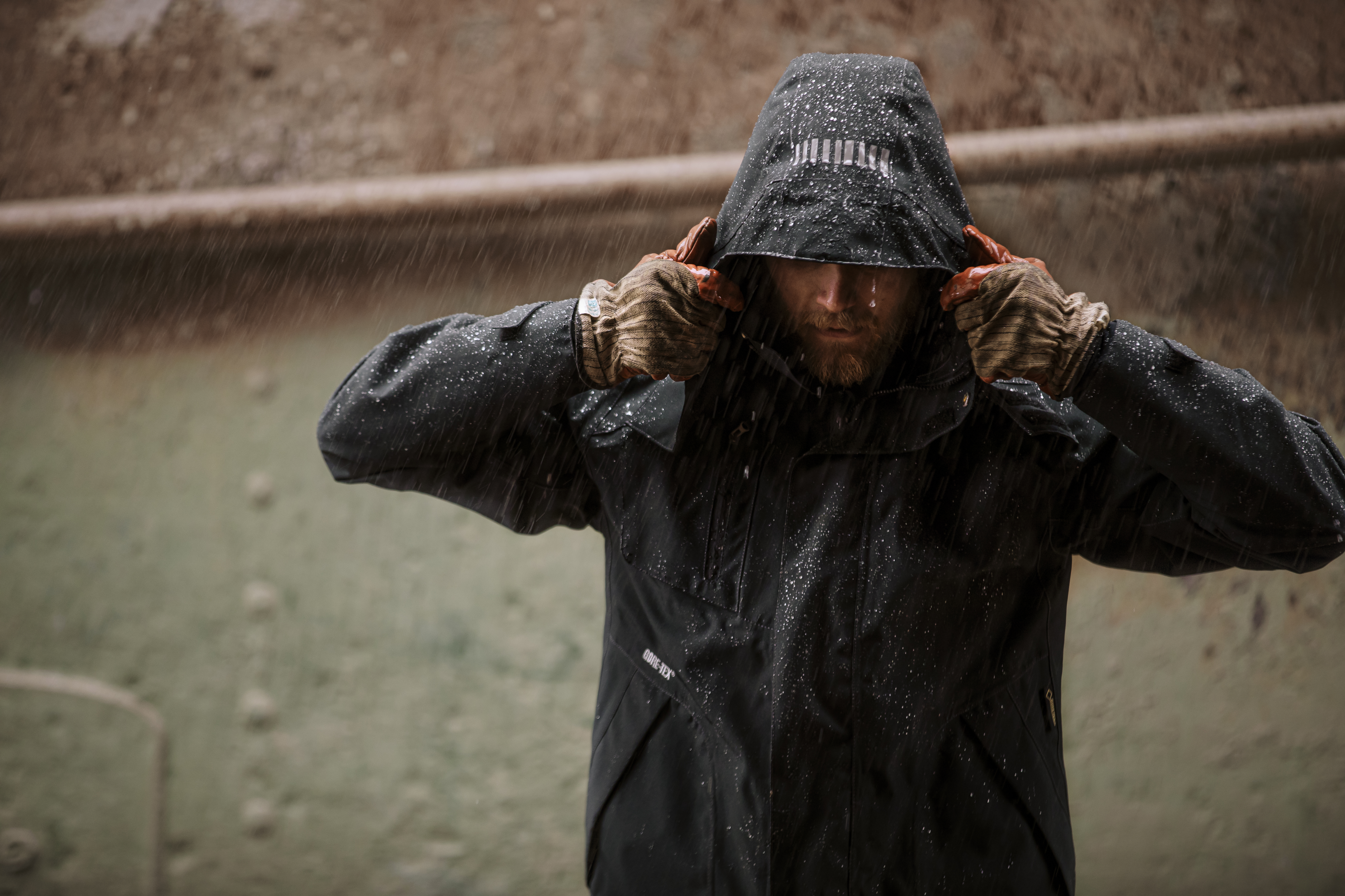 Fristads työtakkeja on saatavilla myös tuulen- ja vedenpitävinä.