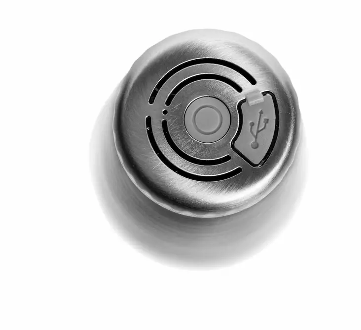 Sagaform Teräksinen juomapullo bluetooth kaiuttimella, hopea - Koti ja Keittiö - 5018063 - 1